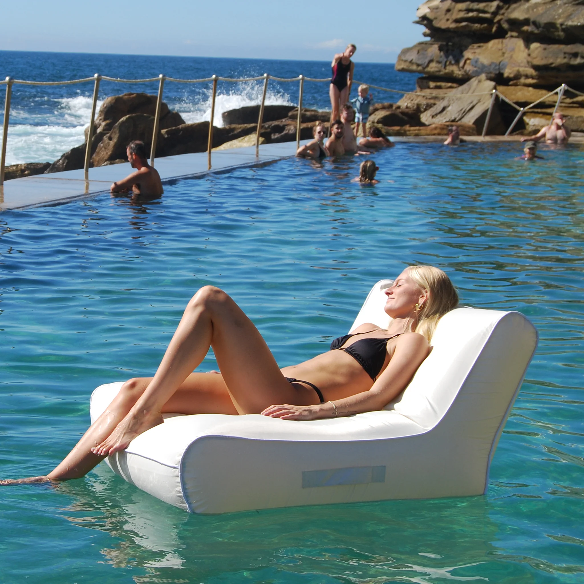 Luxe Floating Chair - Casa - Image 3