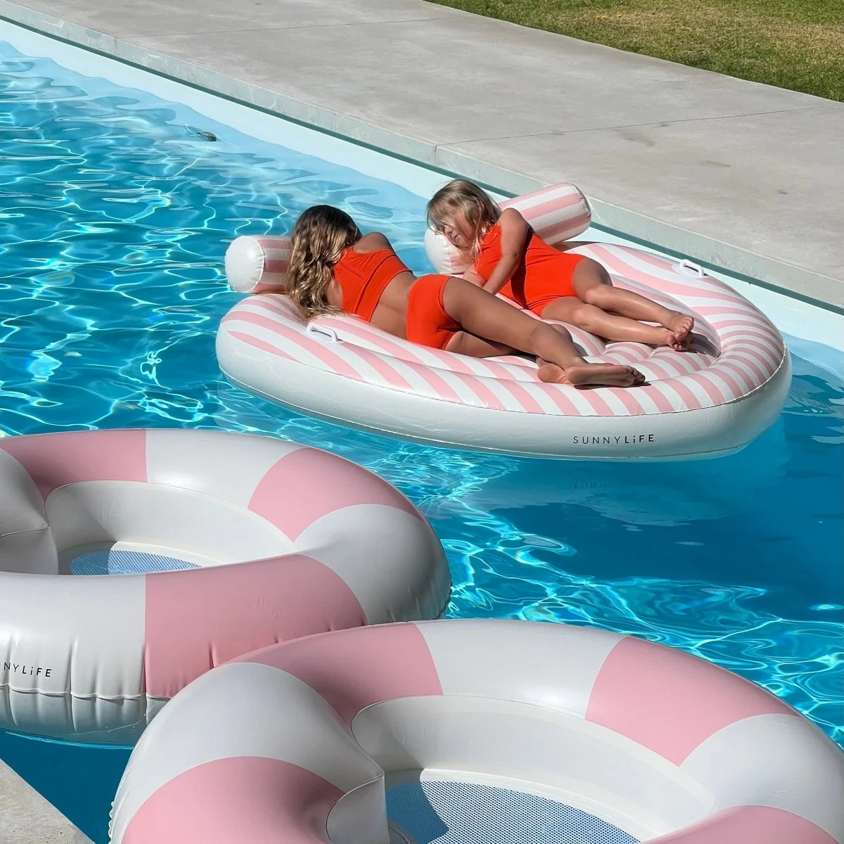 Twin Lie-On Float - Stole My Heart - Image 6